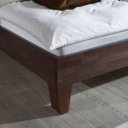 Detail massief houten bed Lucas tapse poot