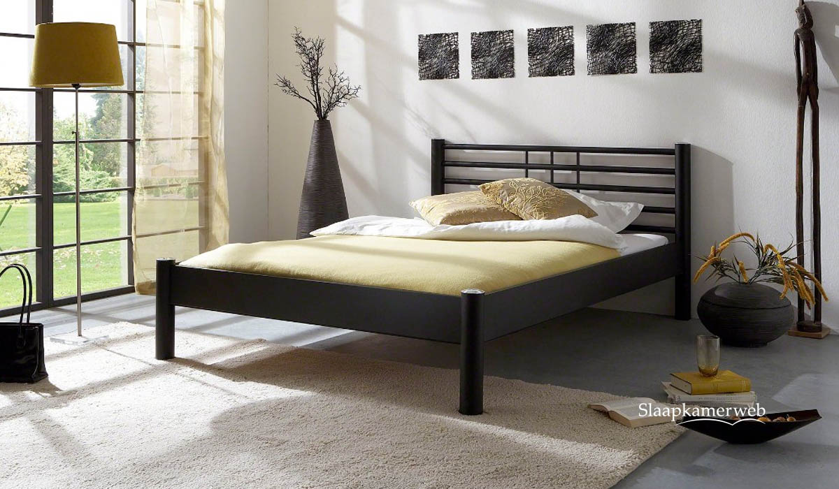 zwart bed