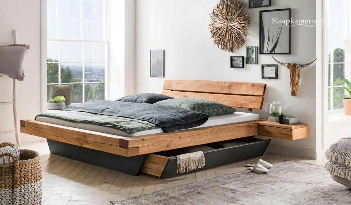 Houten twijfelaar bed