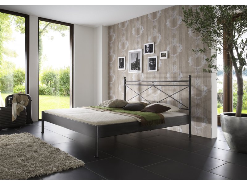 Metalen bed Foggia mat zwart structuur