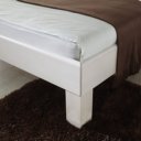 Detail poot houten bed Job
