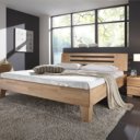 Wild eiken geolied houten bed Max met schuine poten