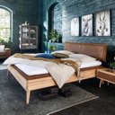 Houten bed Raved wild eiken blank met bruin leren hoofdbord