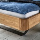 Detail hoek van houten bed Skive