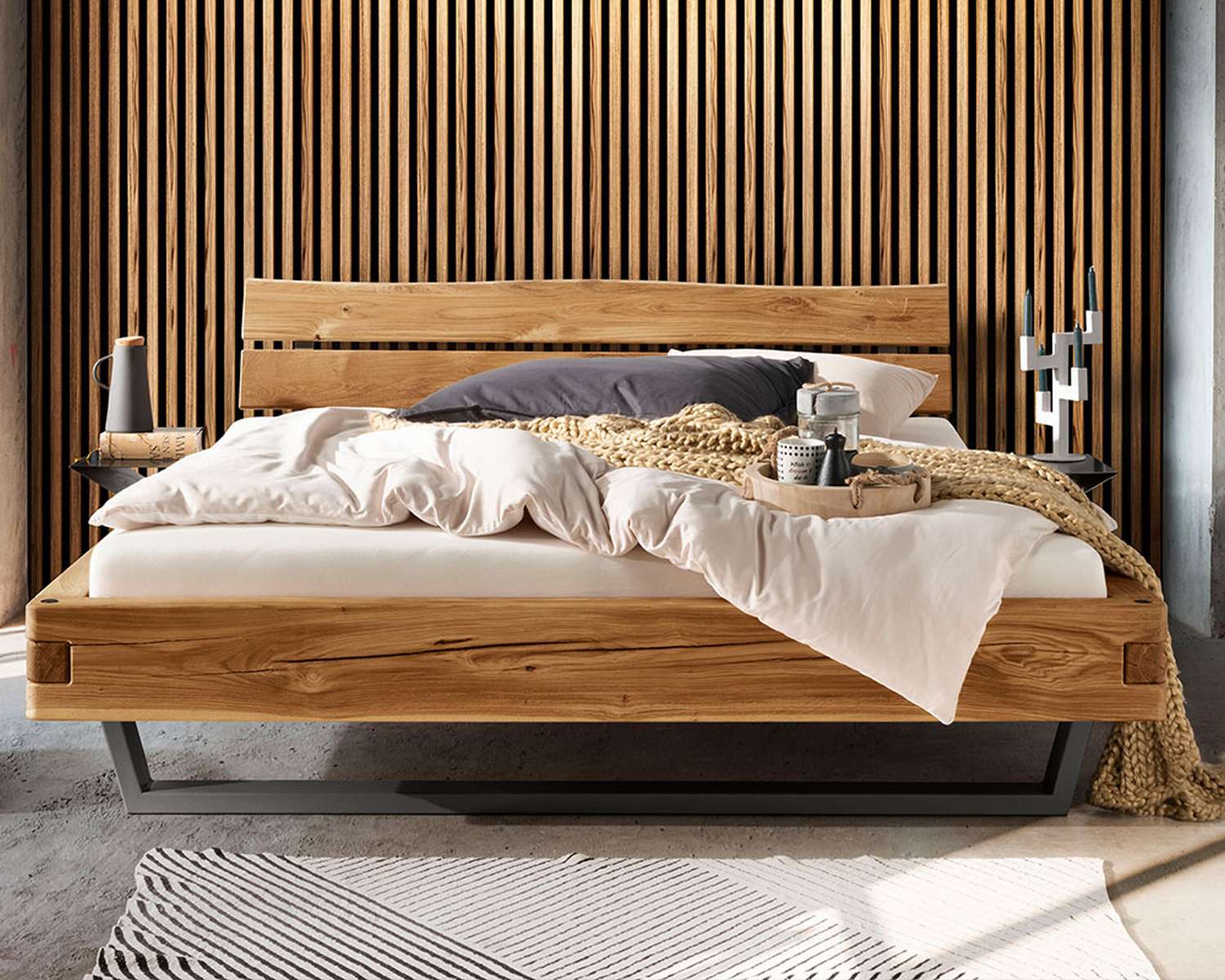 Robuust houten balkenbed Kingston hoofdbord boomstam