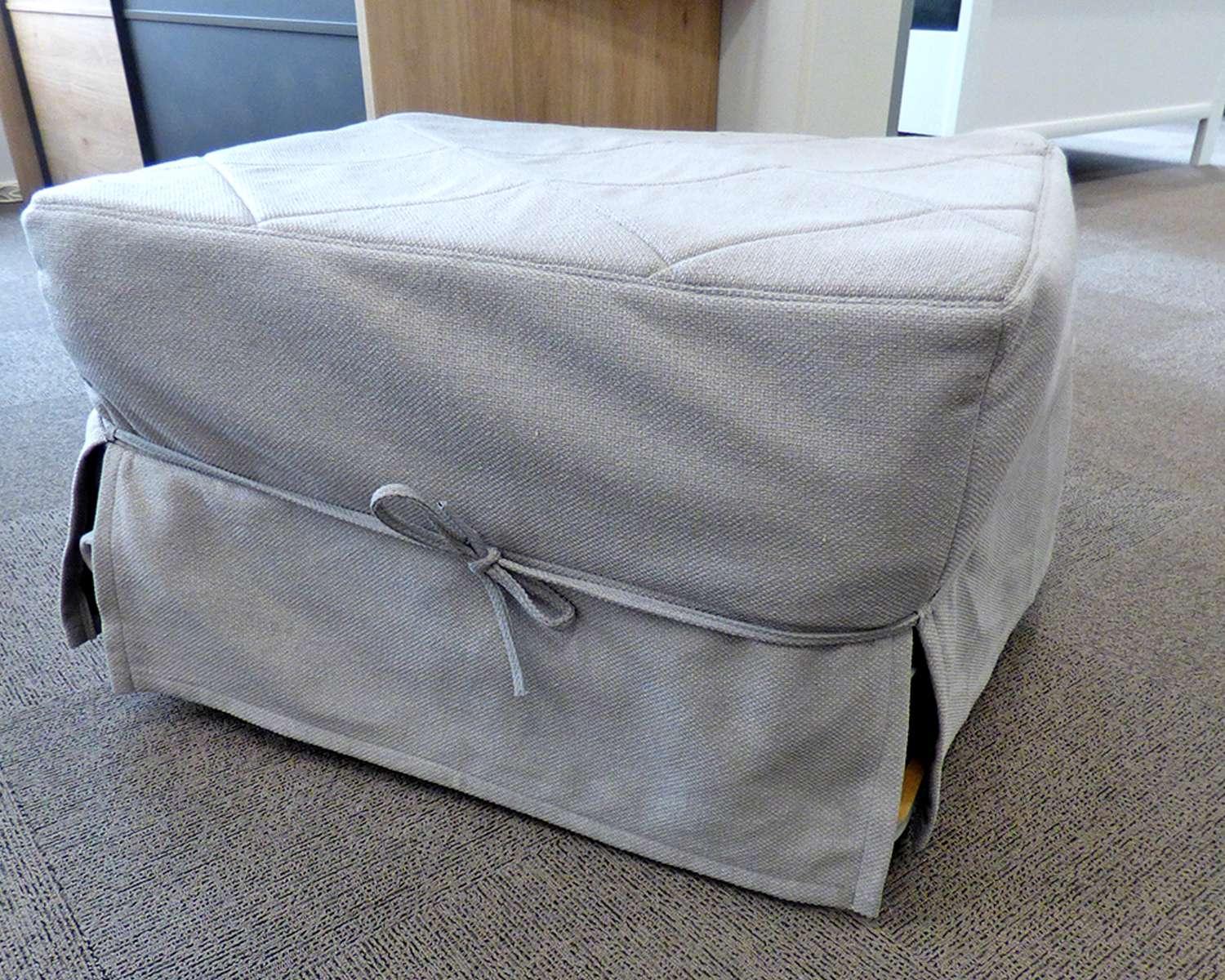 Showroommodel vouwbed pouf
