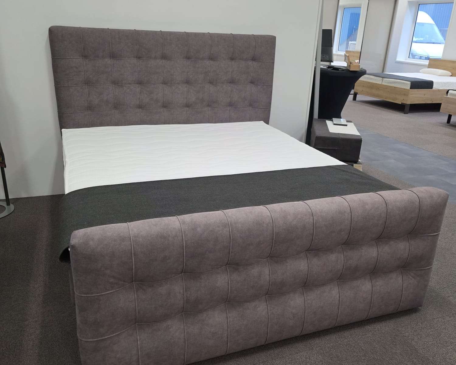 Luxe boxspring showroom