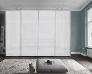 Kledingkast met 4 deuren en room witglas