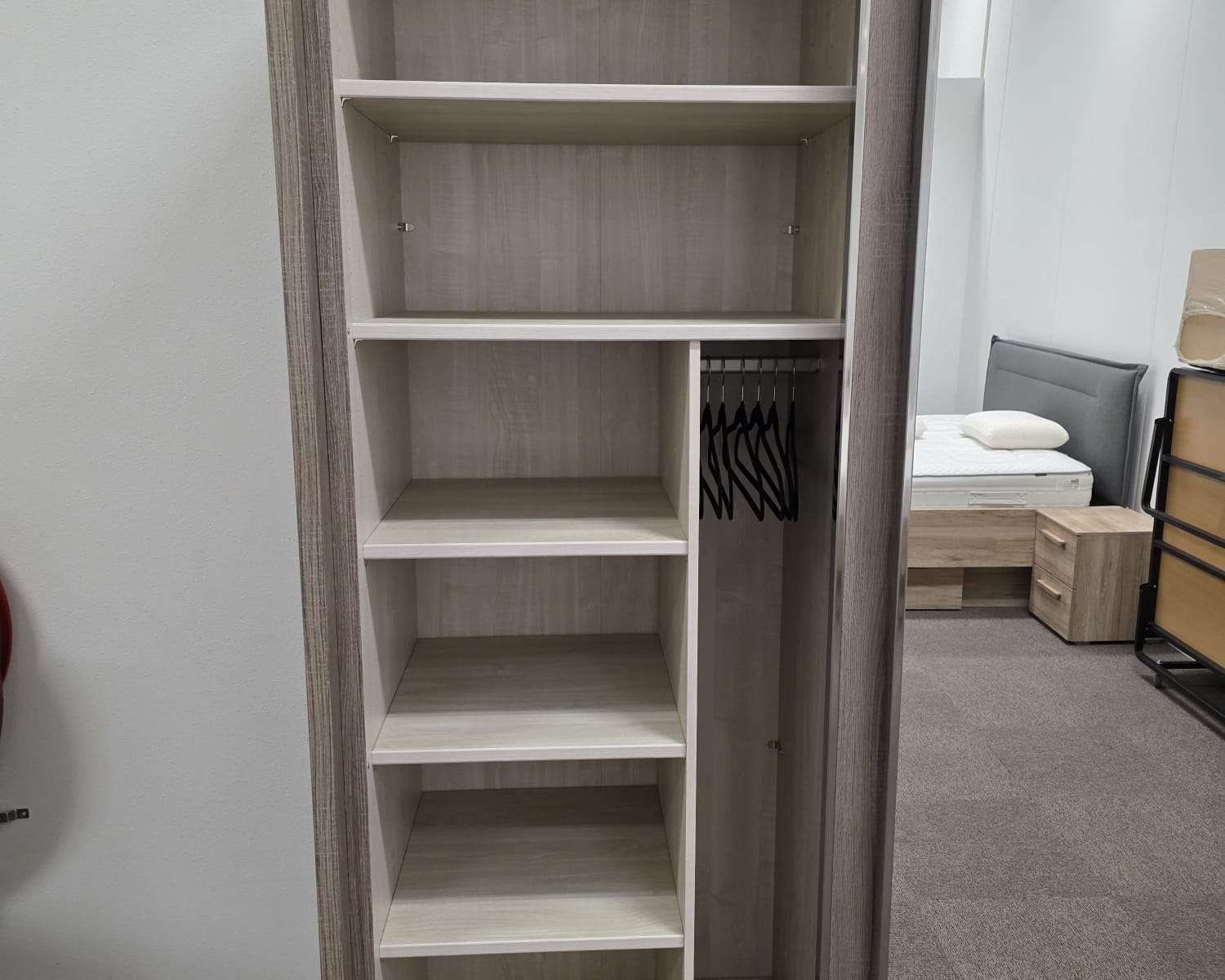 Indeling linkervak schuifdeurkast