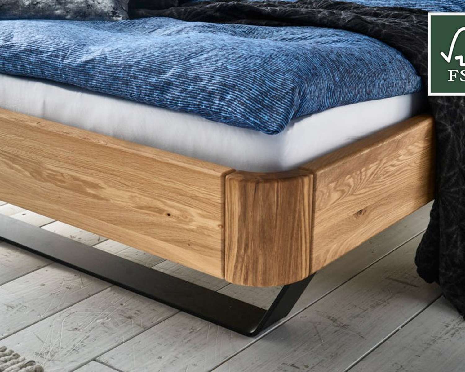 Detail hoek van houten bed Skive