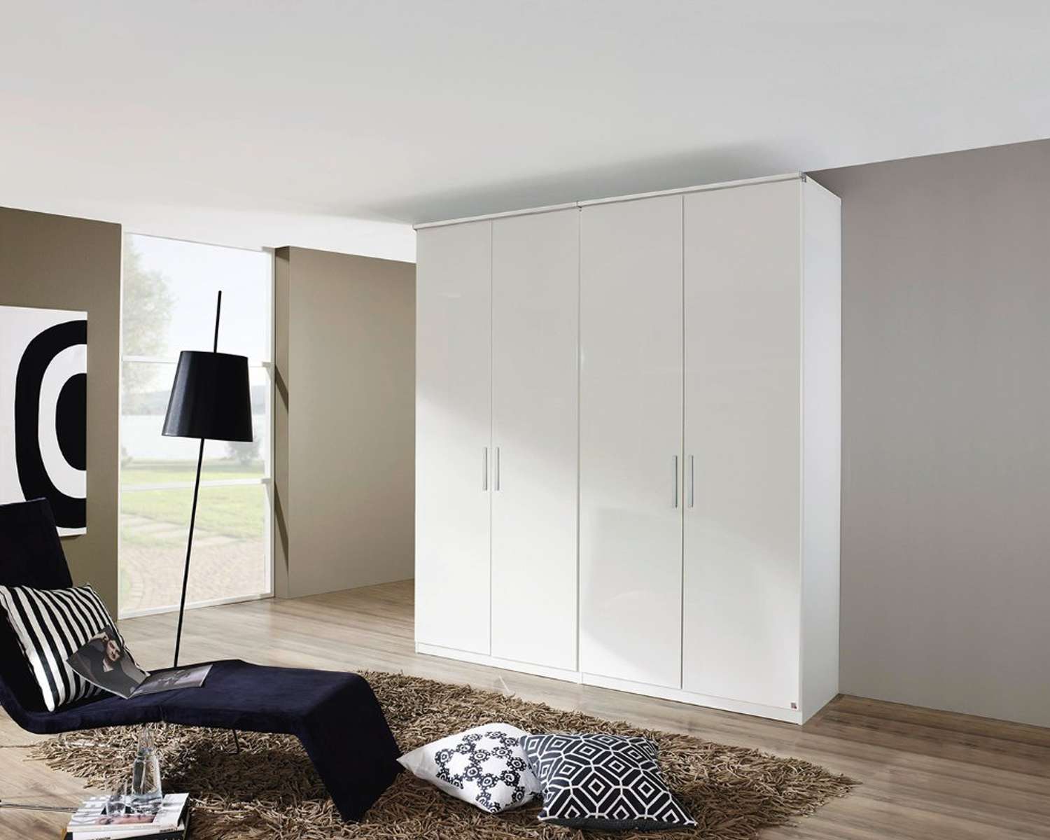 Draaideurkast Royal hoogglans alpine witte romp met hoogglans witte deuren Draaideurkast Royal hoogglans alpine witte romp met hoogglans witte deuren