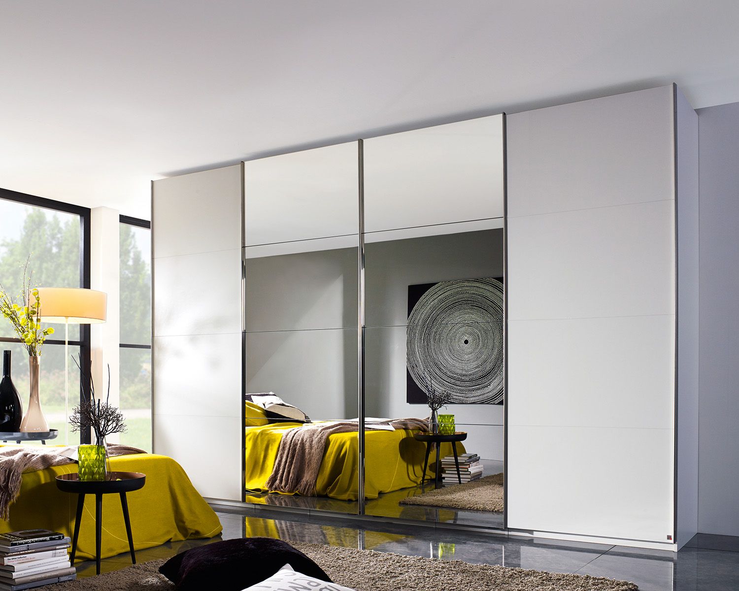 Synchroonkast met witglas en spiegeldeuren 361cm breed