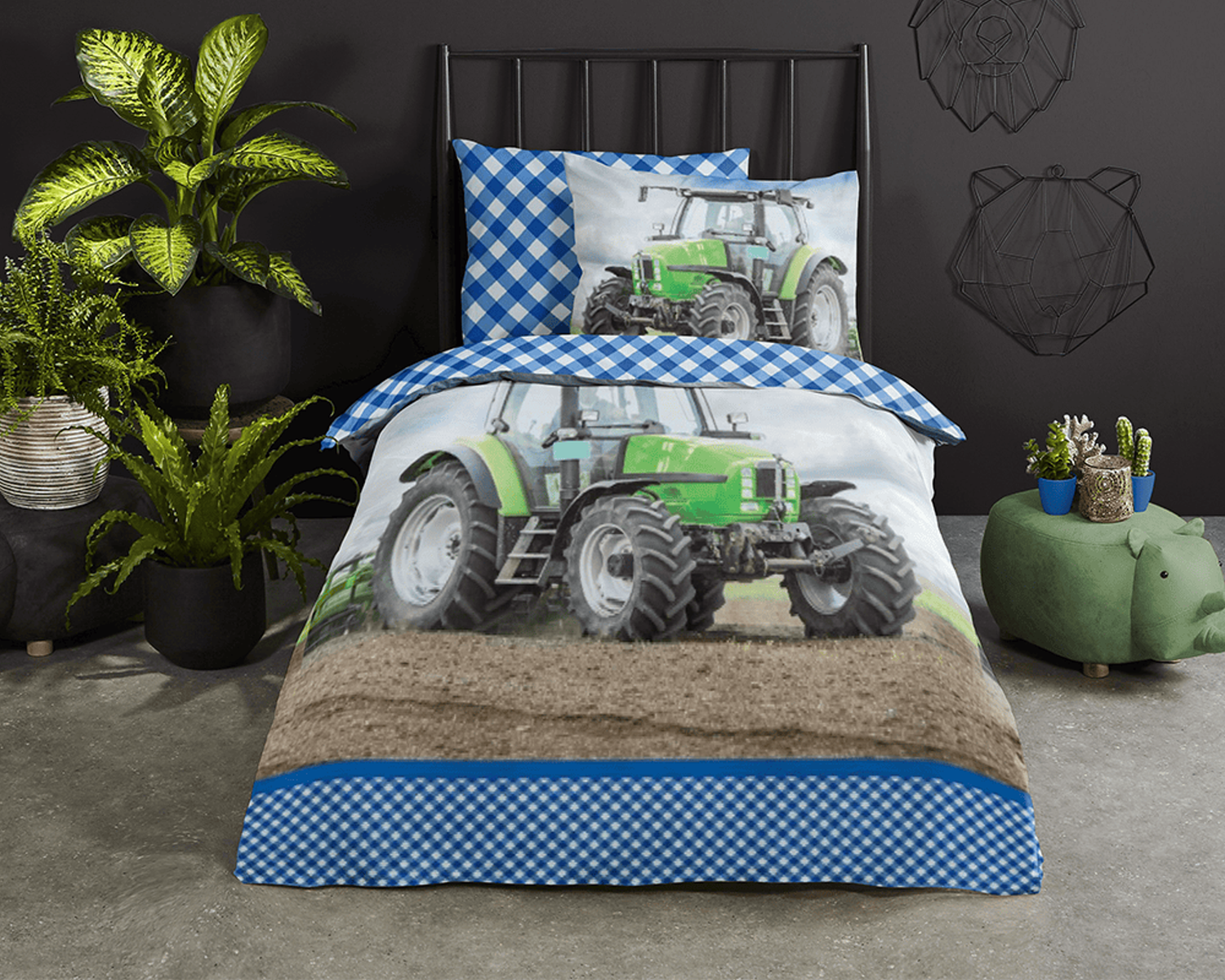 Kinder dekbedovertrek groene trekker op bed