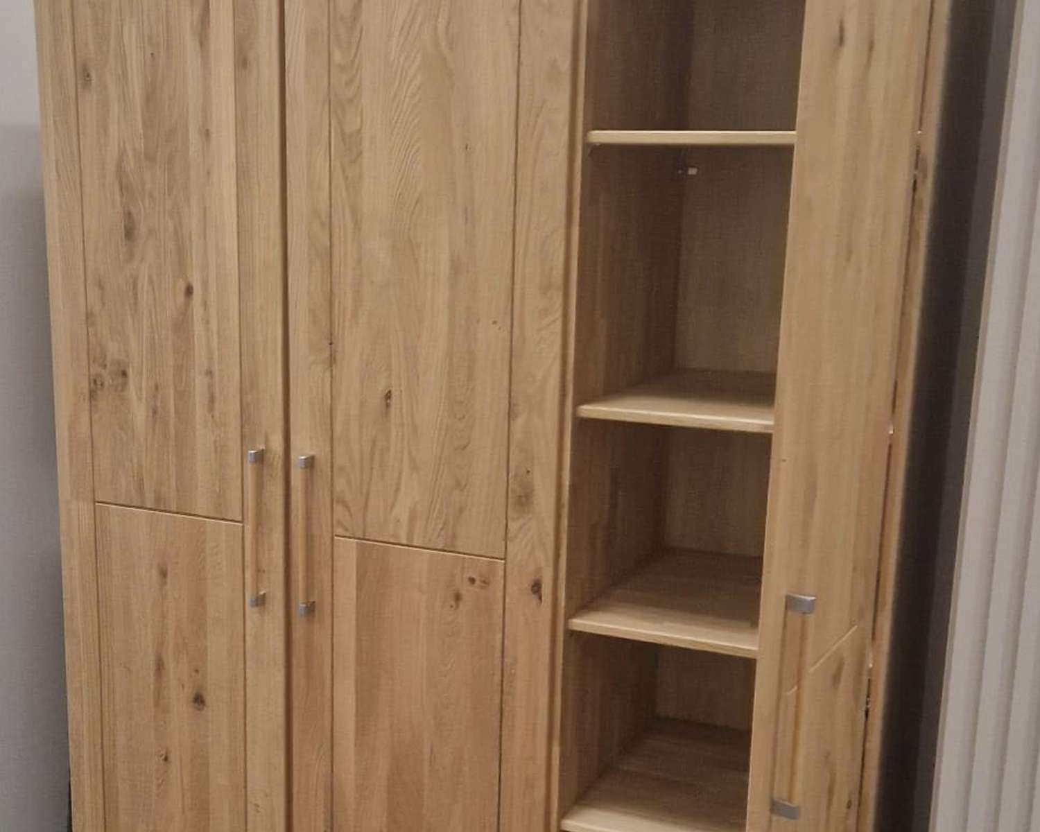 Eiken kledingkast in de opruiming Eiken kledingkast in de opruiming