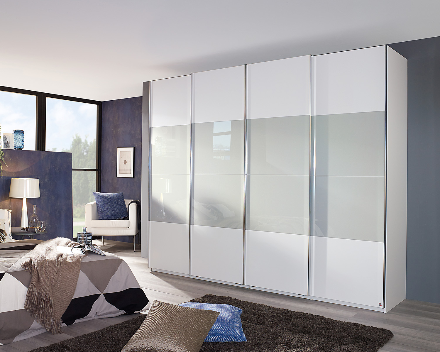 Kledingkast Royal Synchroon alpine wit met zijde grijze glasdeuren Kledingkast Royal Synchroon alpine wit met zijde grijze glasdeuren