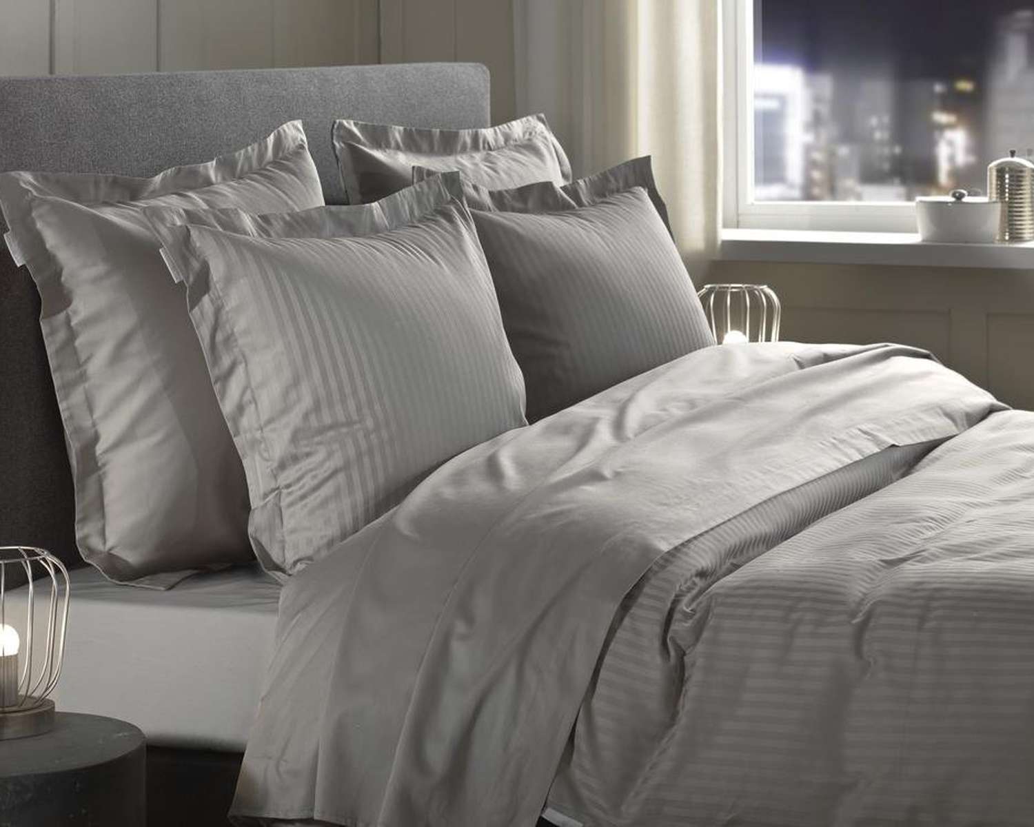 Uni Linea Zilvergrijs met kussens