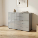 Commode champagne met champagne glas