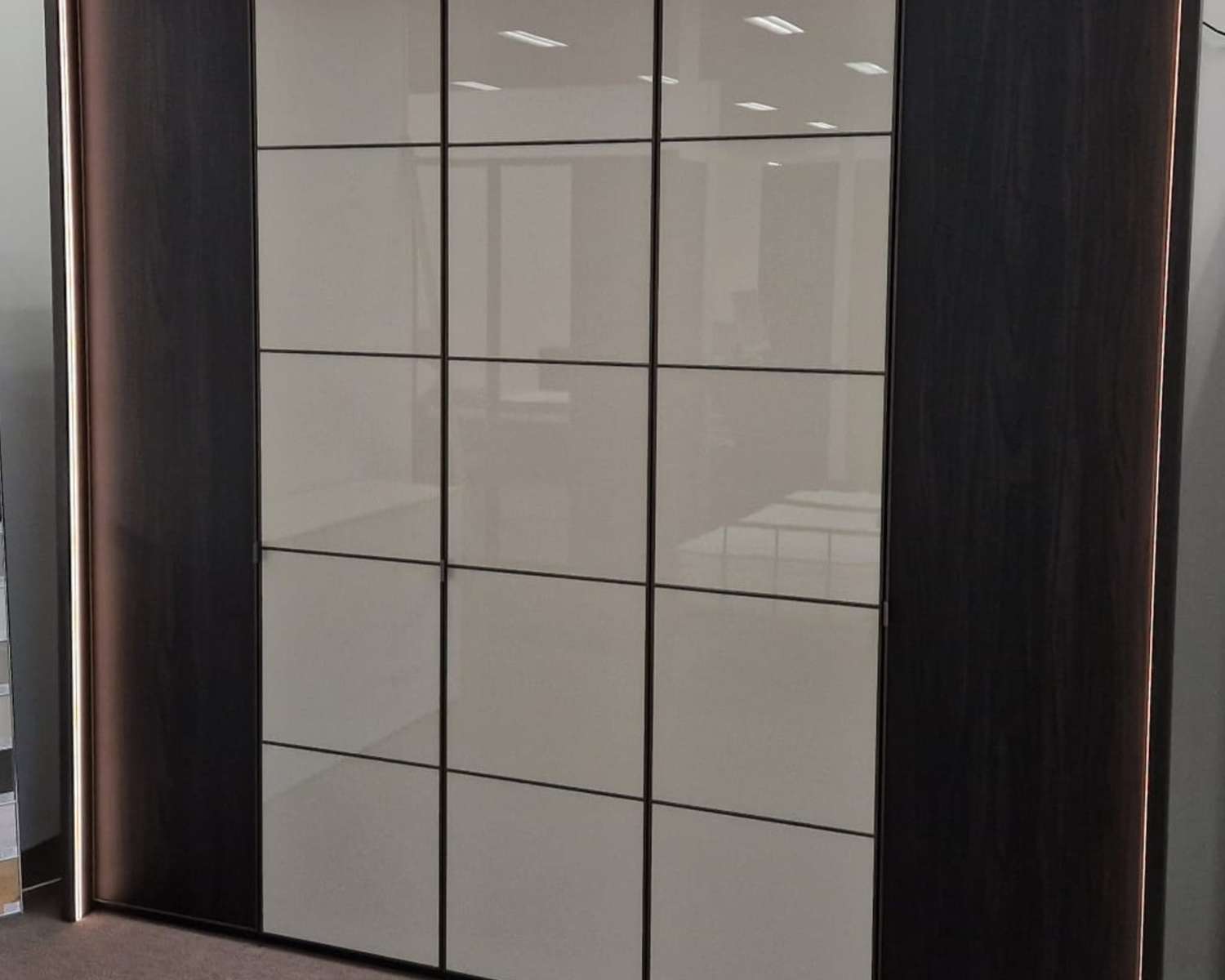 Showroom kast Elegance Square Showroom kast Elegance Square