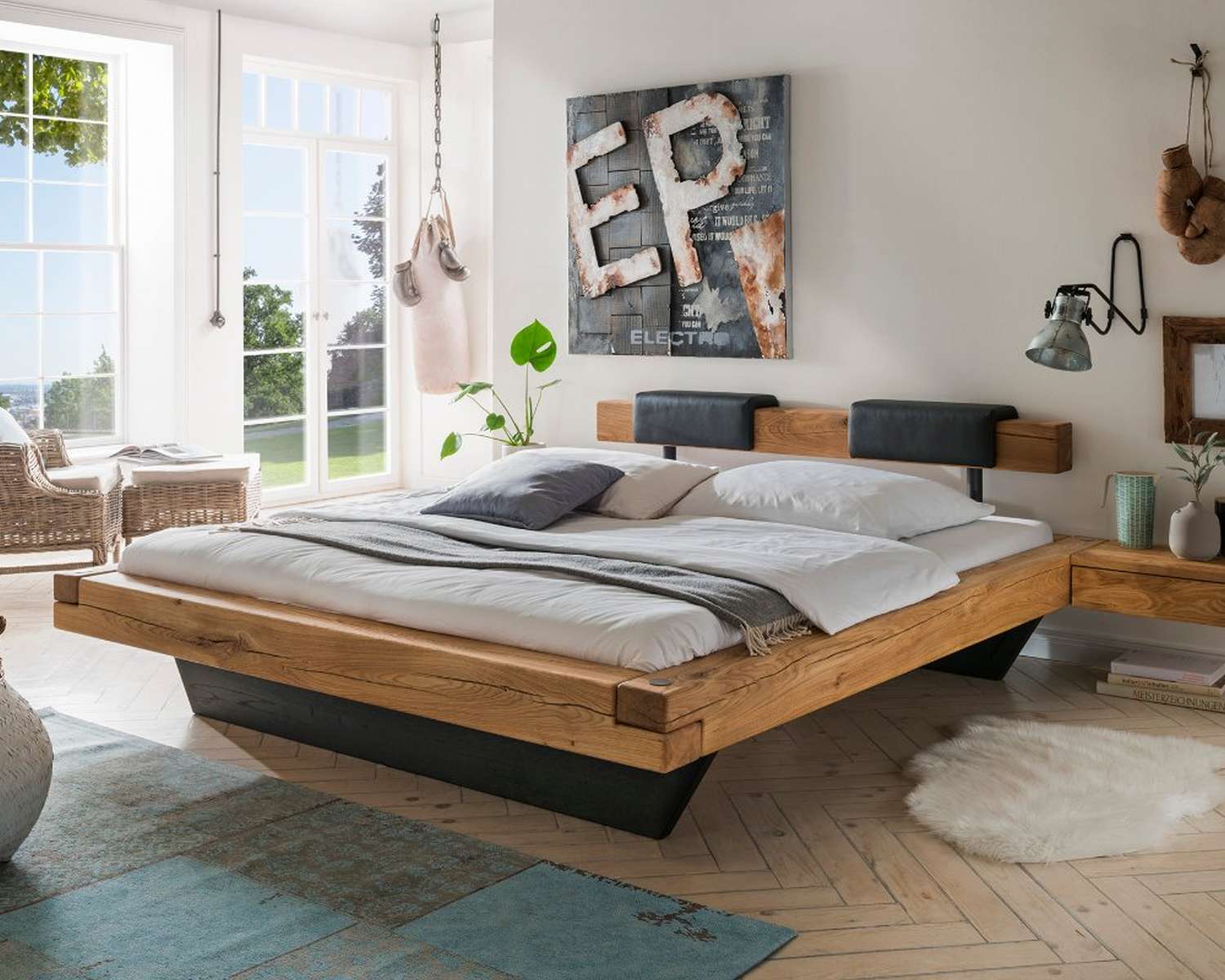 Houten balkenbed voor twee personen Houten balkenbed voor twee personen
