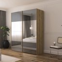 Luxe kledingkast met spiegeldeuren