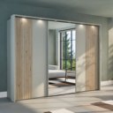 Zweefdeurkast Castello 300cm breed met sierlijst met spotverlichting