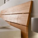 Detail recht massief houten bed Sienna