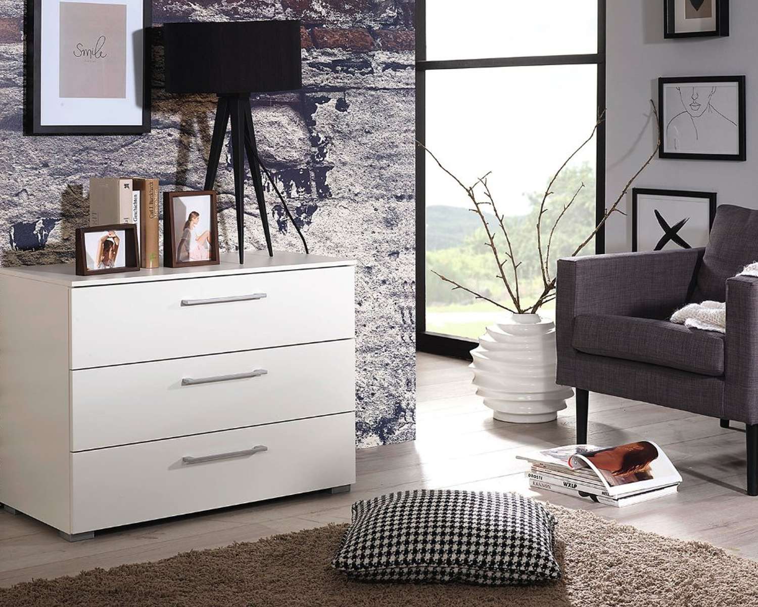 3 ladencommode wit met open zilveren handgrepen