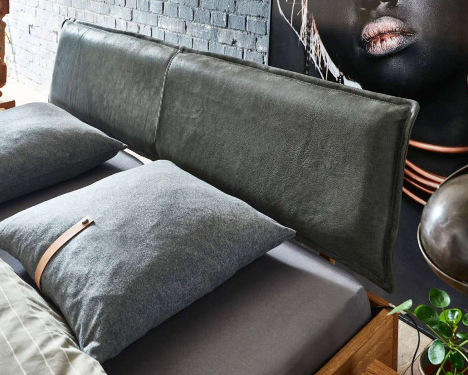 Antraciet leren hoofdbord Antraciet leren hoofdbord