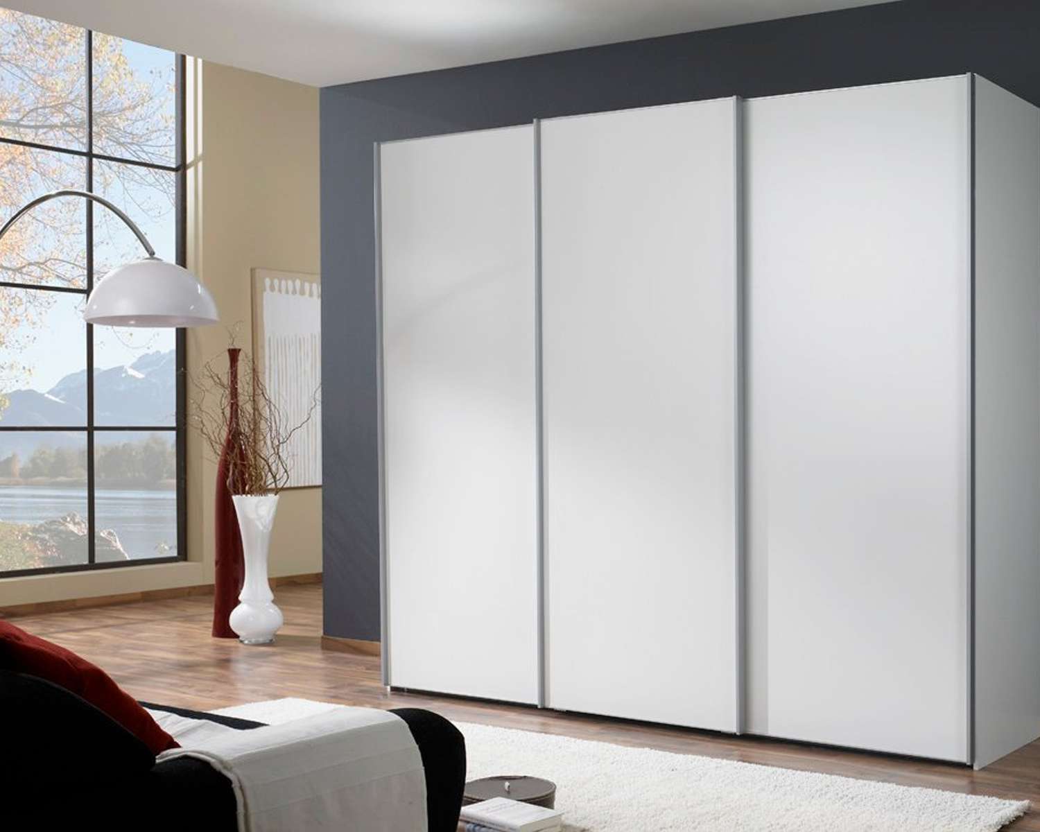Zweefdeurkast Comfort View met 3 hele deuren, roomwit met zilveren deurlijsten