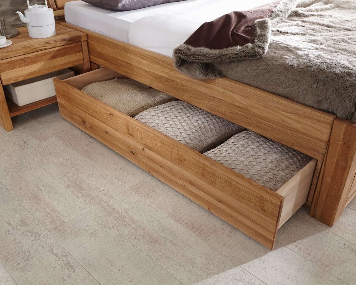 Detail bedlade houten bed Kopenhagen Detail bedlade houten bed Kopenhagen