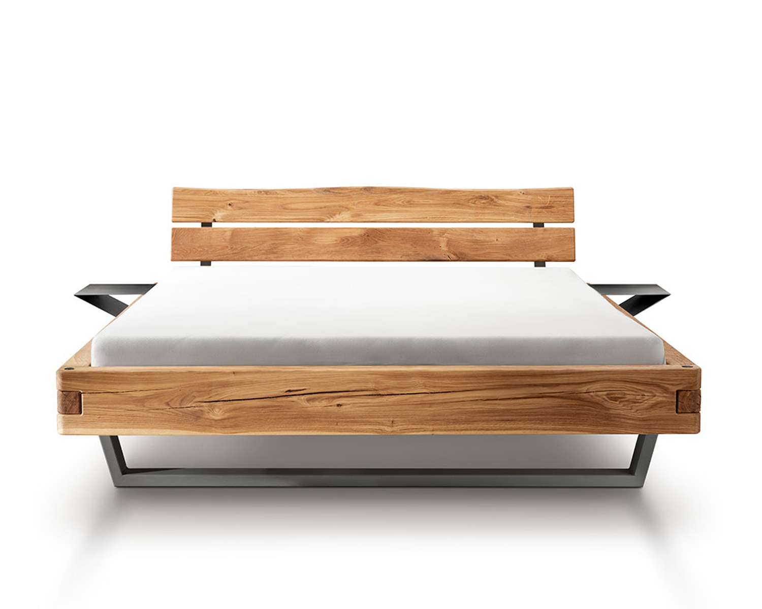 Robuust houten balkenbed Kingston hoofdbord boomstam vrijstaand van voren