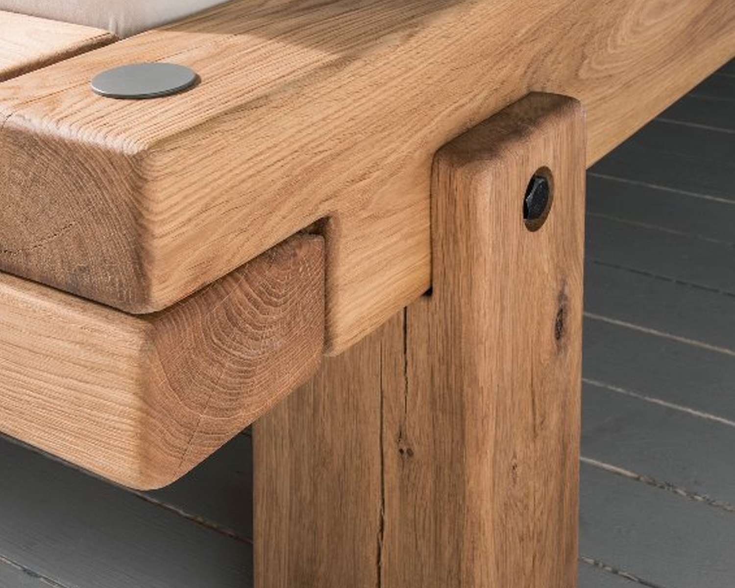 Detail massief houten poot Woody Detail massief houten poot Woody