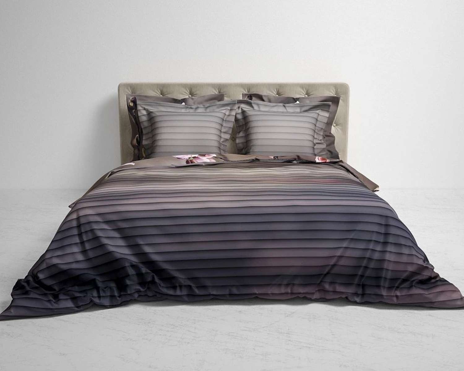 Dekbedovertrek Magnolia op bed kant 2