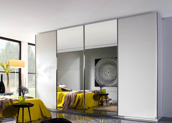 Synchroonkast met witglas en spiegeldeuren 361cm breed
