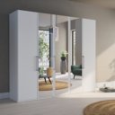 Witte draaideurenkast kledingkast