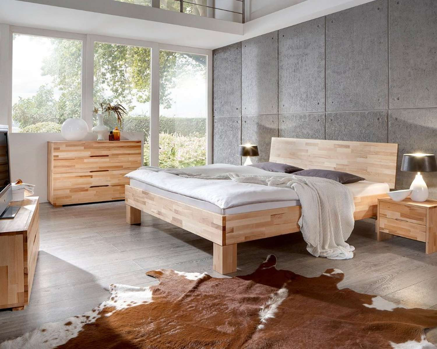 Massief houten bed kern beuken geolied met gesloten hoofdbord Massief houten bed kern beuken geolied met gesloten hoofdbord