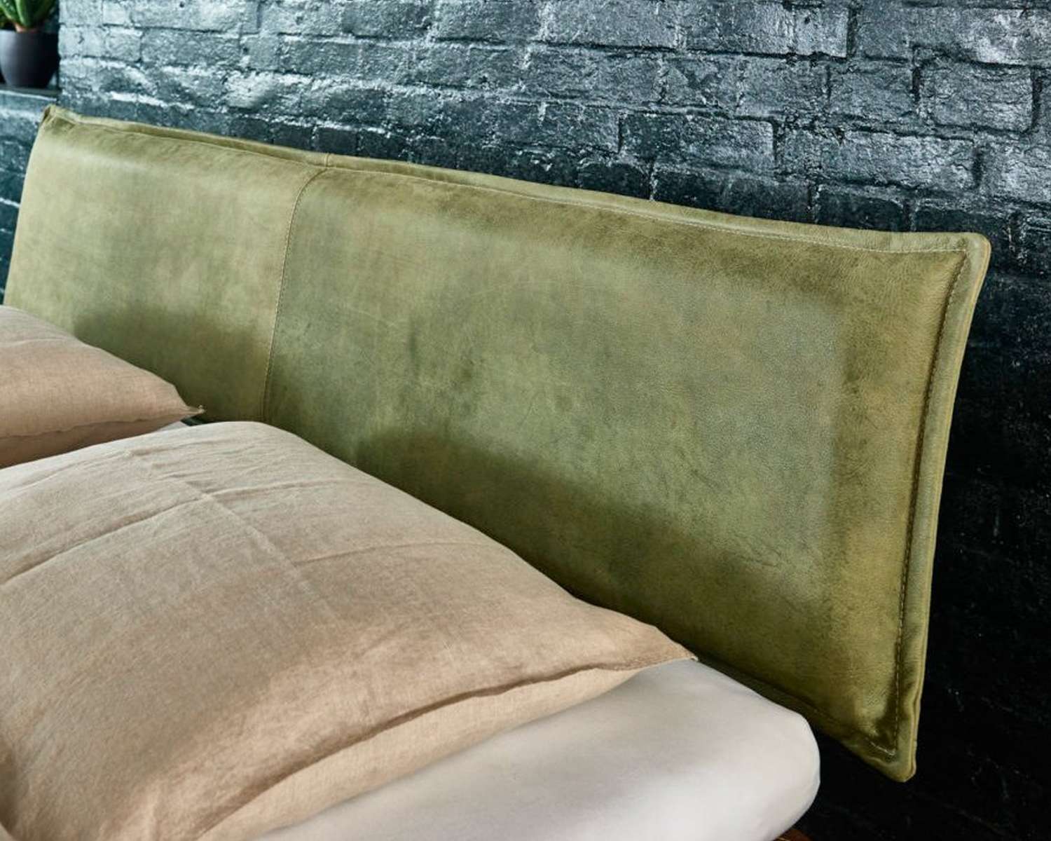 Groen leren hoofdbord Groen leren hoofdbord