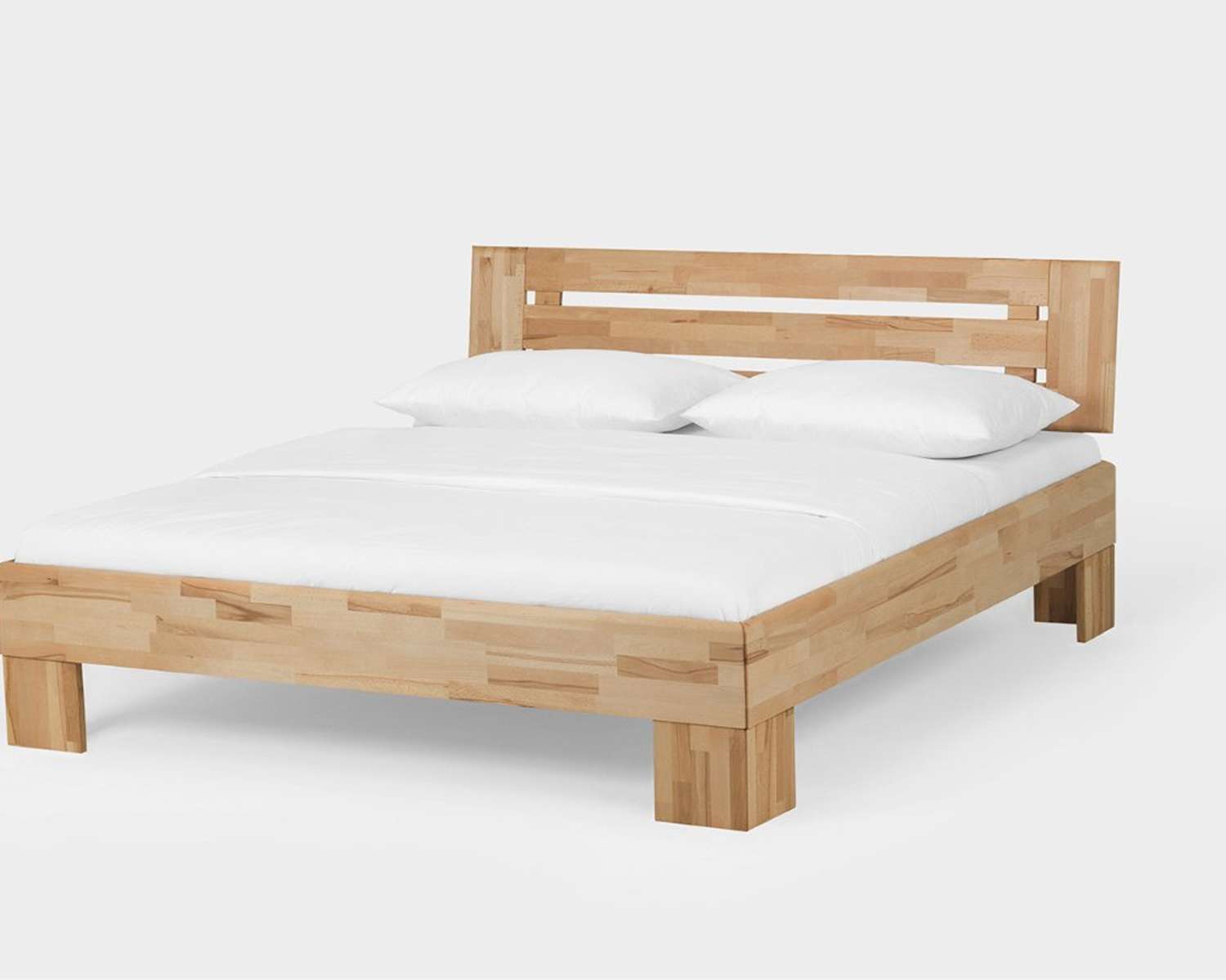 Houten bed Teun kern beuken geolied met open poten Houten bed Teun kern beuken geolied met open poten