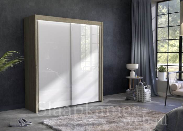 Showroommodel schuifdeurkast met verlichting en witglas deuren