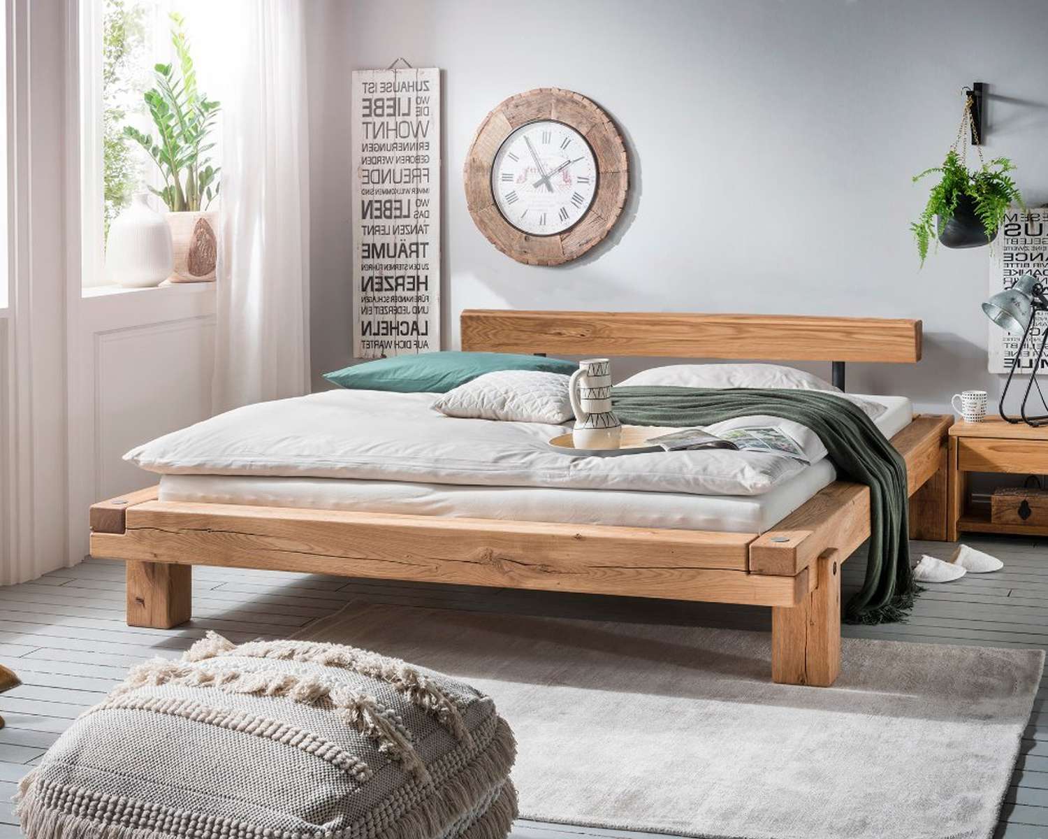 Houten bed Woody met houten balk hoofdbord Houten bed Woody met houten balk hoofdbord