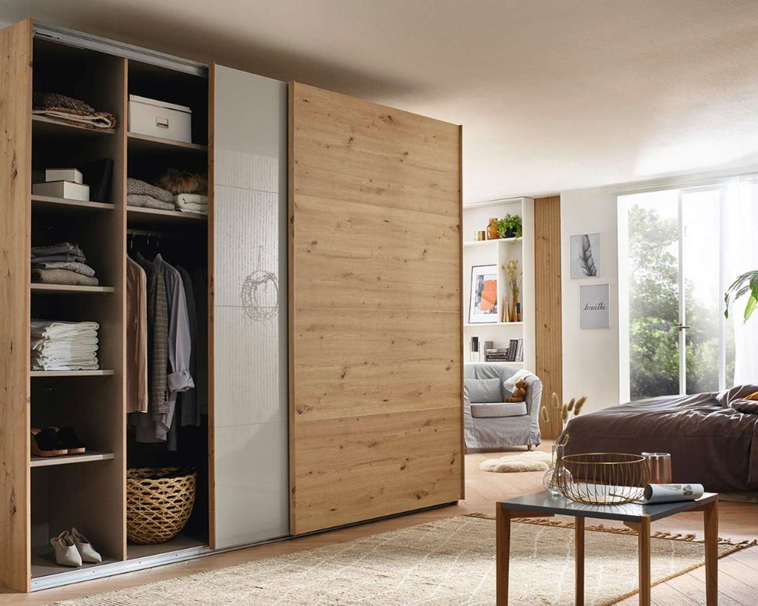 Royal Line zweefdeurkast 270cm breed open Royal Line zweefdeurkast 270cm breed open