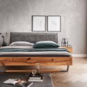 Balkenbed van massief eiken hout met poot van metaal en hout