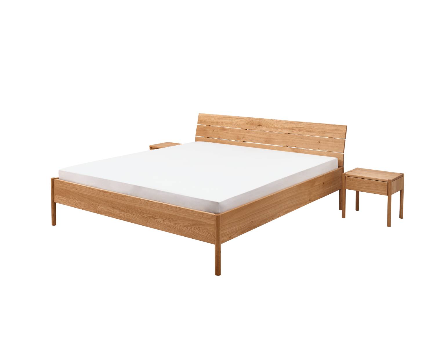 Massief eiken houten bed met ronde poten en recht hoofdbord Massief eiken houten bed met ronde poten en recht hoofdbord