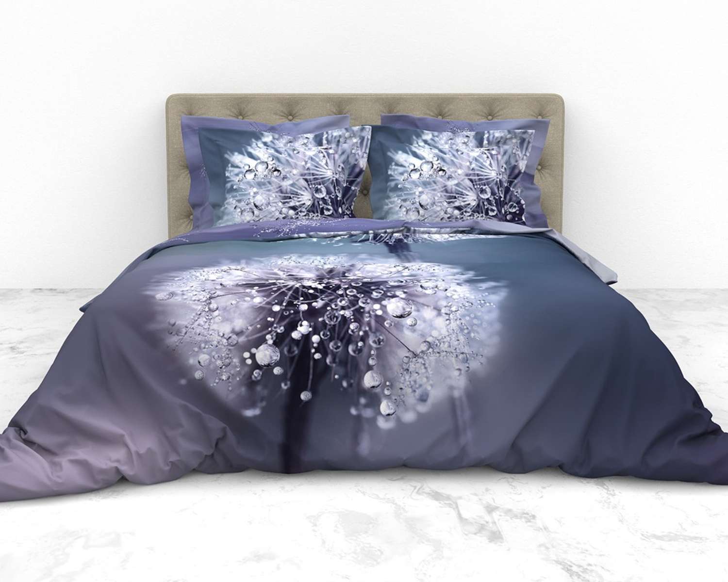 Dekbedovertrek Paardebloem in de dauw op bed Dekbedovertrek Paardebloem in de dauw op bed