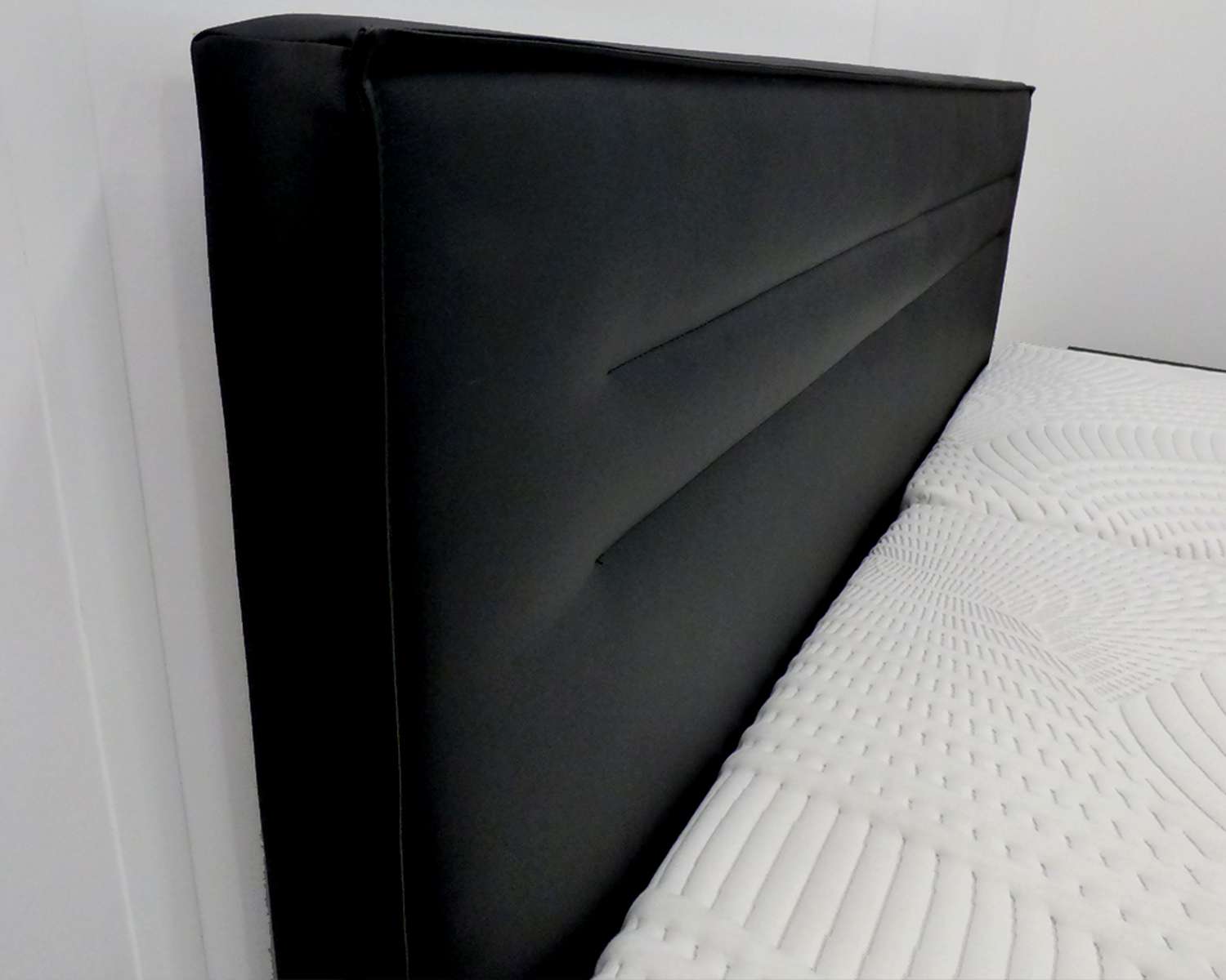 Showroommodel Premium Dallas tweepersoonsbed hoofdbord hoek