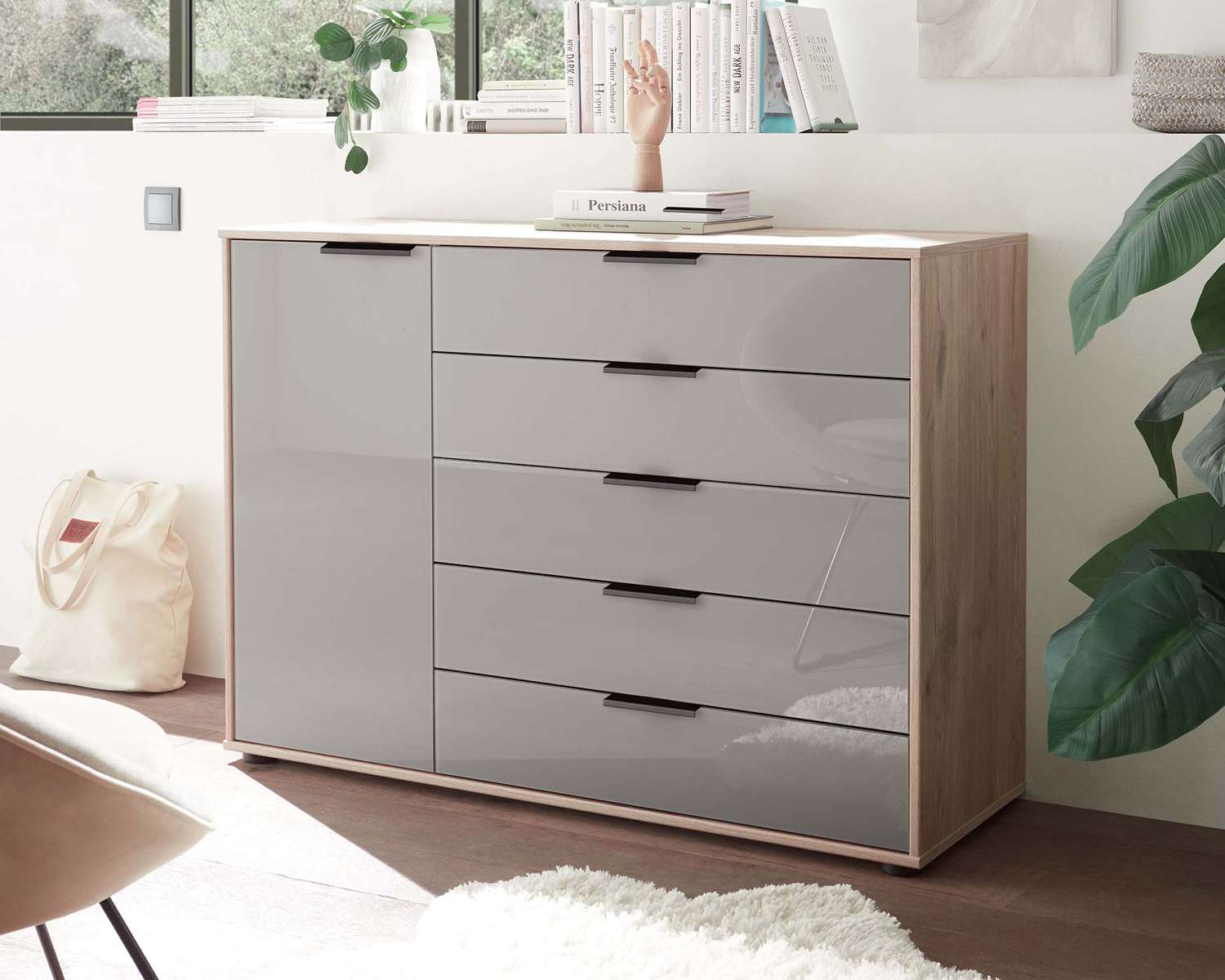 Commode met noors eiken omranding en kiezelgrijs glas ladenfront Commode met noors eiken omranding en kiezelgrijs glas ladenfront
