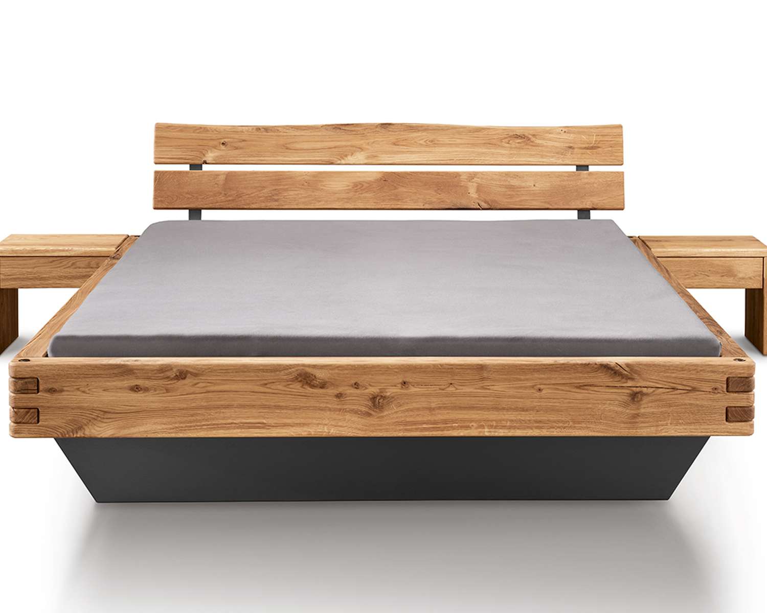 Robuust houten balkenbed Madison met 2 nachtkastjes
