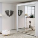 Witte kast met spiegeldeuren