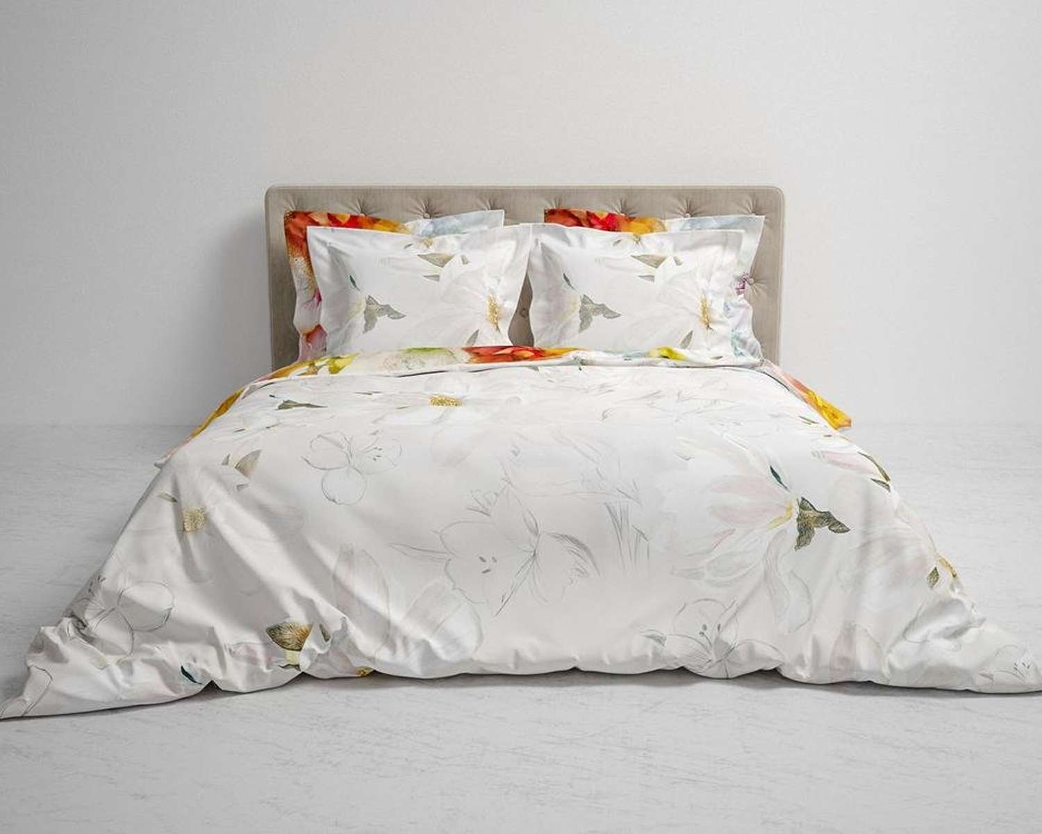 Dekbedovertrek Bloemen Aquarel op bed achterkant Dekbedovertrek Bloemen Aquarel op bed achterkant