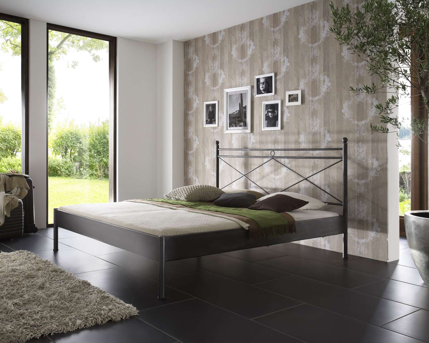 Metalen bed Foggia mat zwart structuur